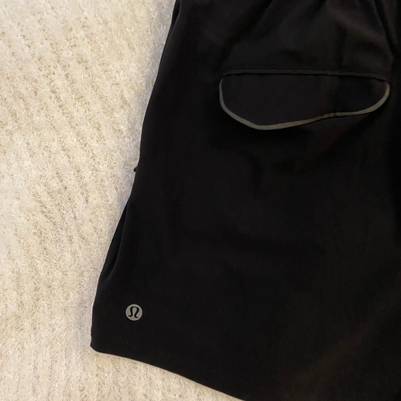 lululemon shorts - Picture 3 of 4